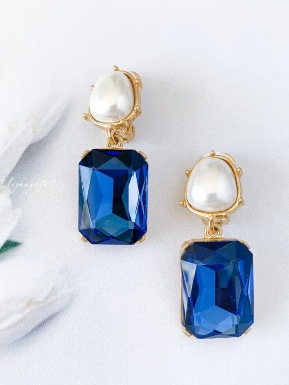 Oscar de la Renta Blue Crystal & Faux Pearl Clip-On Earrings 💙